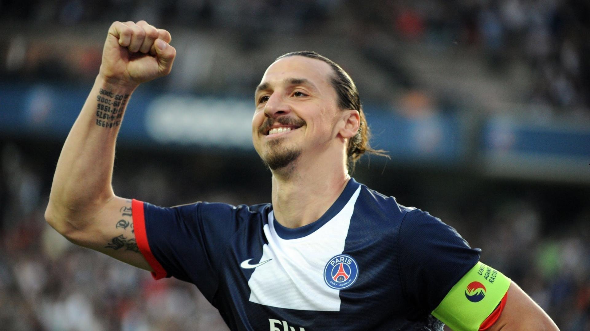 国内球迷热议，国足能否与曼联一战？